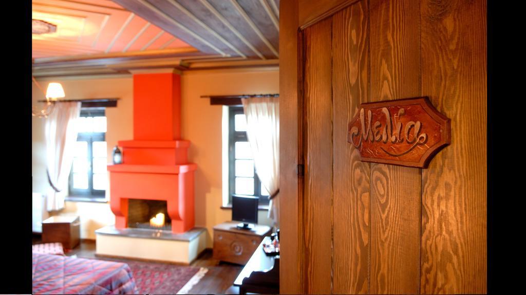 Adrasteia Guesthouse Negades Екстериор снимка
